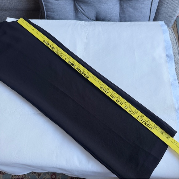 Aritzia The Effortless Pant - Crepette Black 4 - Picture 12 of 13